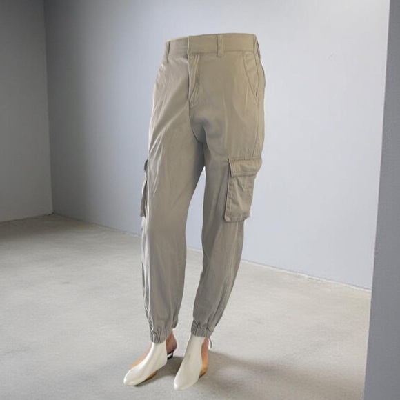 Forever 21 Pants - Forever 21 Women's Tan Cargo Pants size S
